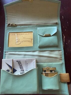 Baronet Fine Billfold Style Wallet in Light Mint Green